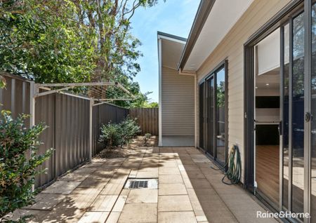 Modern 4 Bedroom House - Lake Macquarie Estate Living - Photo 5