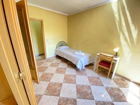 Calle del Cabo Machichaco, Madrid, Community of Madrid 28053 - Photo 4