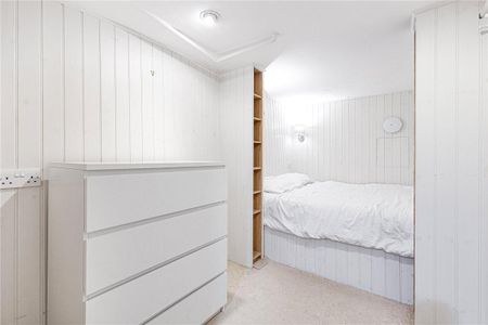 1 bedroom flat in London - Photo 4