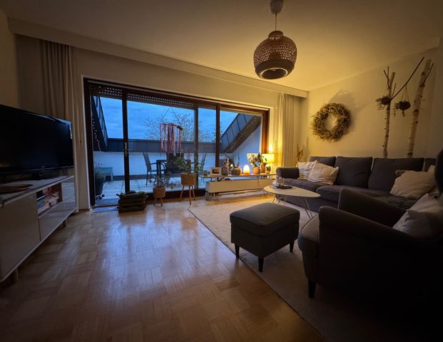 Top 2,5 Zimmer Dachgeschoss Wohnung im oberen Frauenland mit Dachterrasse - Photo 1