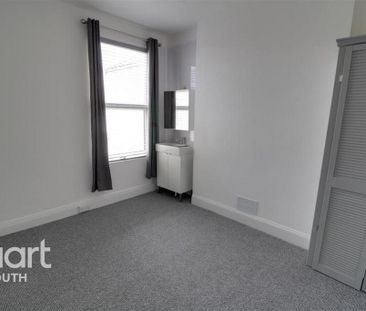 1 bedroom in a house share to rent - Photo 6