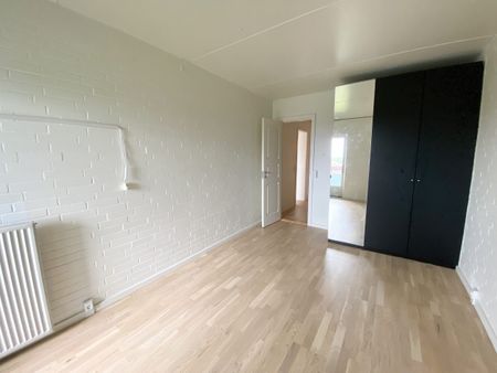 Hyggelig 2-værelses lejlighed på med stor altan - Foto 2