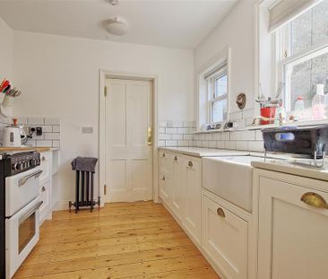3 bedroom terraced house to rent - Photo 6