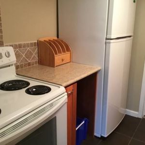 1 Br suite near ✳️ Oak & 64th✳️ - Photo 2