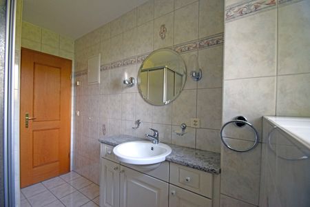Klassisches Wohnflair in stattlicher Liegenschaft - Foto 5