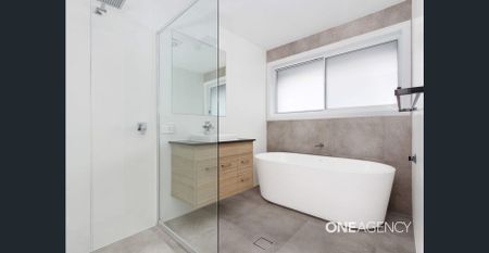 CHARMING FAMILY HOME - Photo 4