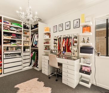 LAKESIDE BEAUTY WITH A POOL - Photo 6