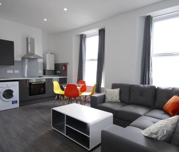 4 bedroom flat to rent - Photo 6