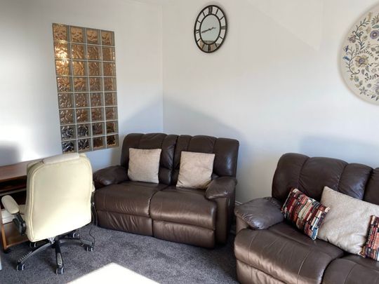 20 St Peter’s Street, Top Floor Left, Aberdeen, AB24 3HU - Photo 1