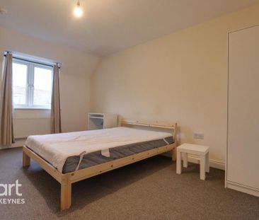 4 bedroom semi-detached house to rent - Photo 2