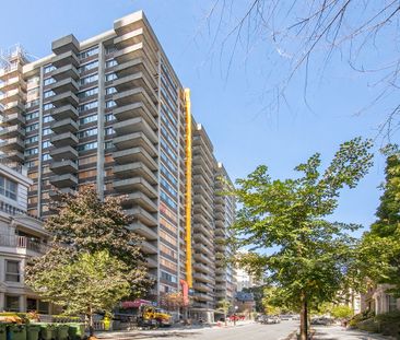 3460 Peel Street - Photo 3