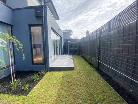 126 Cavanagh Street, Cheltenham VIC 3192 - House For Rent | Domain - Photo 2