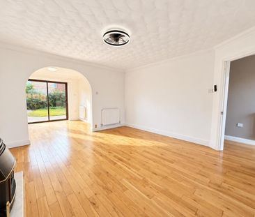 4 bedroom detached house to rent - Photo 2