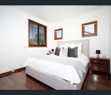 $850/ Week Near Airport, Costco, DFO! - Photo 2