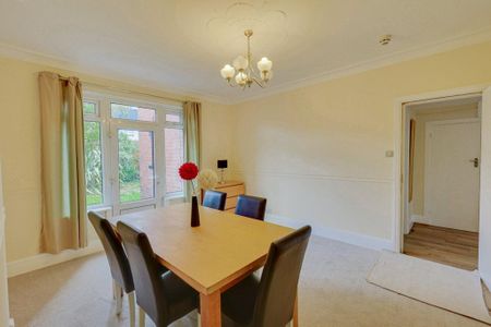 4 bedroom semi-detached house to rent - Photo 3