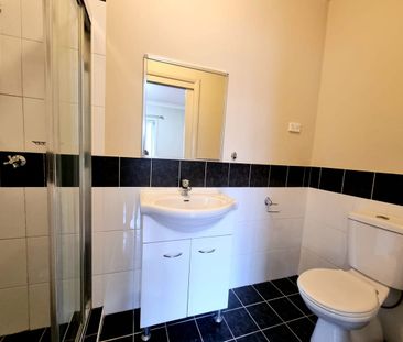 Spacious 3 Bedroom Villa -At Convenient Location! - Photo 5