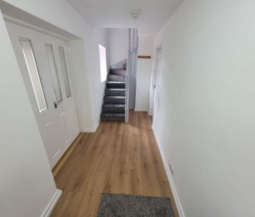 Warlow Drive, Leigh - Photo 3