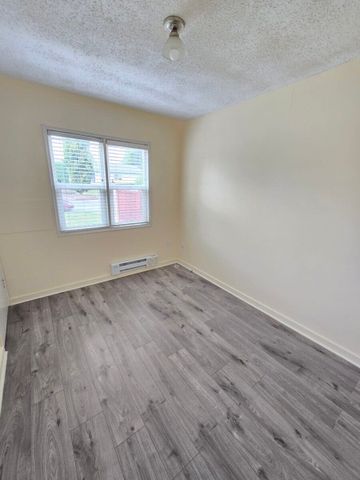 2 Bedroom Duplex - Photo 3