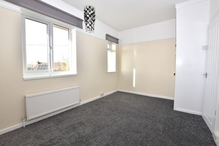 3 bedroom House To Let - Photo 4