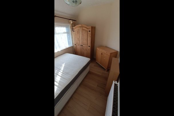 Room in a Shared House, Downton Road, BS4 - Photo 1