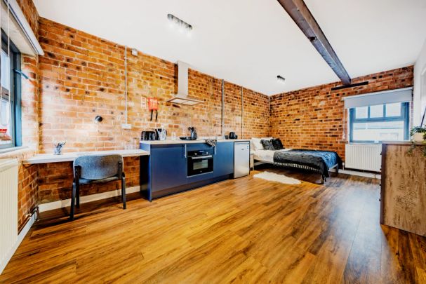 Gold Studio - Photo 1