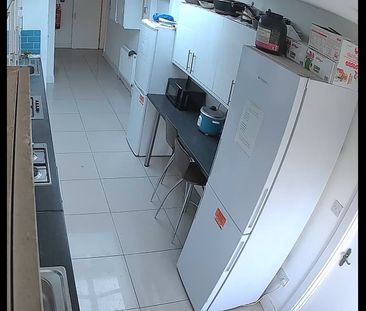 Room in a Shared House, The Crossways, TW5 - Photo 4