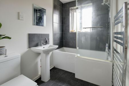 2 bedroom terraced house to rent - Photo 3