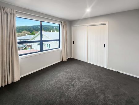 WAINUIOMATA LIVING - Photo 2