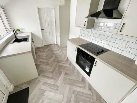 3 bedroom terraced house to rent - Photo 4