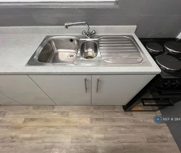 2 bedroom maisonette to rent - Photo 1