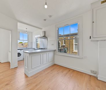 2 Bed Flat, Elmhurst St, SW4 - Photo 5