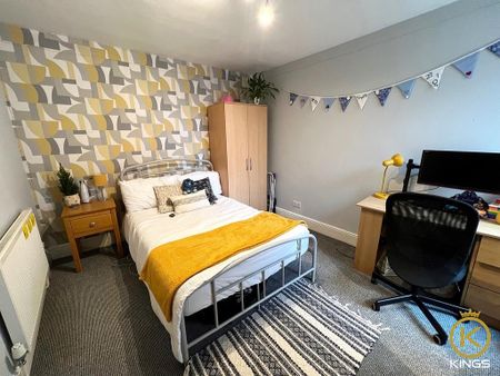 4 bedroom terraced house to rent - Photo 2