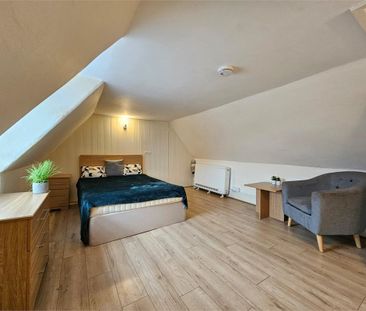 Flat 3, 37c High Street, Mildenhall, Bury St. Edmunds - Photo 2