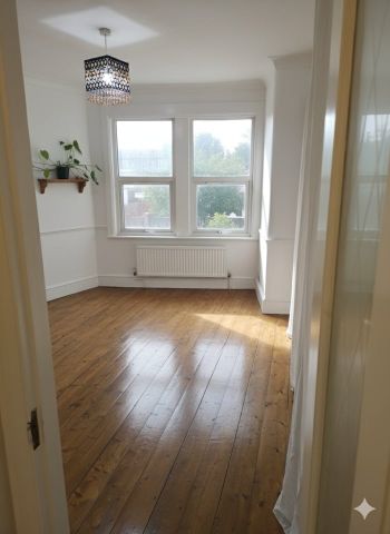 2 Bed Semi-Detached House, Hilton Villas, SE26 - Photo 3