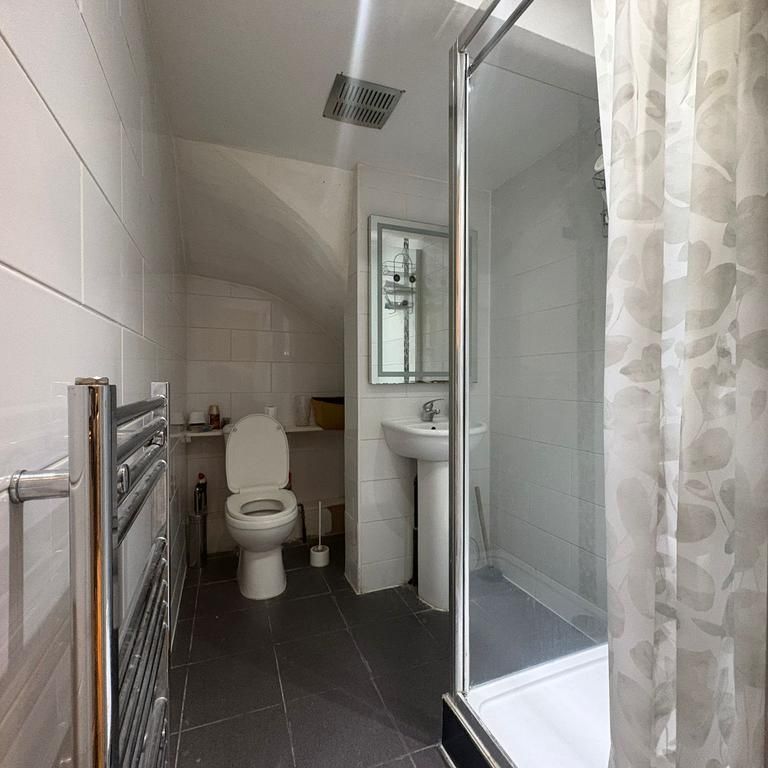 1 bedroom house of multiple occupation to rent - Photo 1