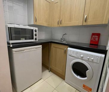 Studio to rent - Photo 5