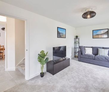 Ernest Avenue - Photo 2