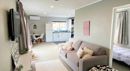 Modern & affordable 2 bedroom - Photo 5