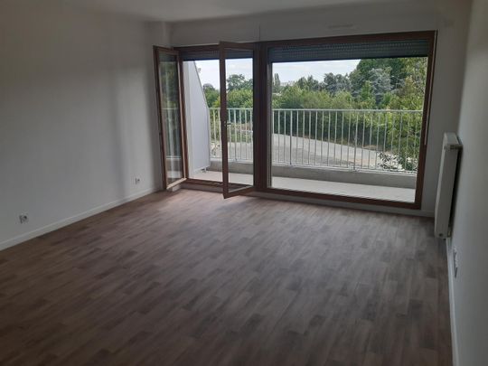 location Appartement T2 DE 43.7m² À CERGY - Photo 1