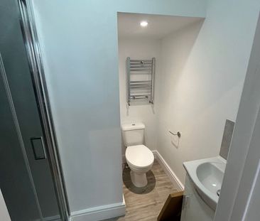 4 Bed Terraced House, Norris Road, RG6 - Photo 4