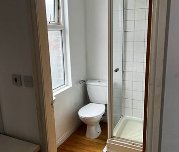 Studio Flat, Dawson Road Leeds, LS11 - Photo 3