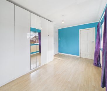 3 bedroom End of terrace house to rent - Photo 2