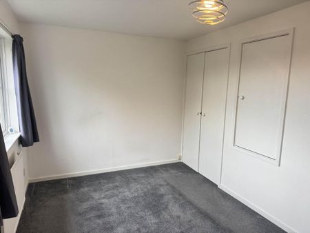 1 bedroom semi-detached house to rent - Photo 2