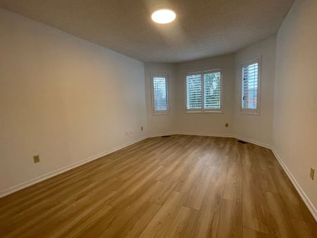 For Lease - 896 Darwin Drive Unit# Main, Pickering, Ontario - Photo 3