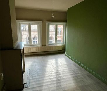 Ruim appartement met 4 slaapkamers in centrum - Photo 3