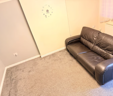 1 bedroom in a house share to rent - Photo 6