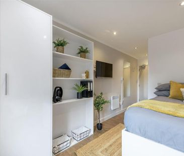 1 bedroom in a flat share to rent - Photo 2