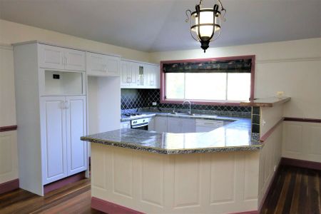 Character, Comfort and Convenience Combined - Photo 2