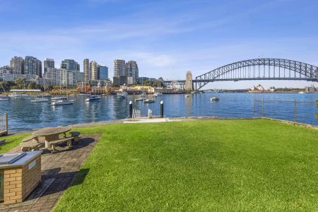 Fully Furnished Executive Retreat with Views, Location and Prestige - Photo 2