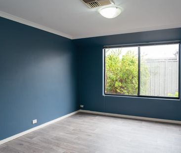 Stunning 3x2 Home - Walk to Parks, Schools & Wellard Square - Photo 1